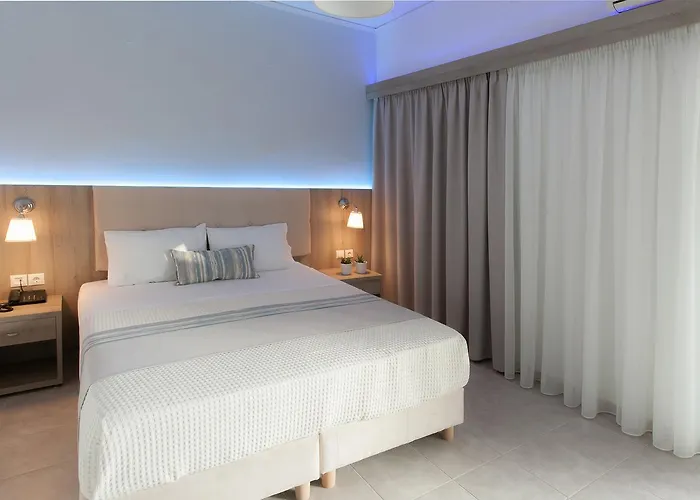 12 Olympian Gods Отель 3*