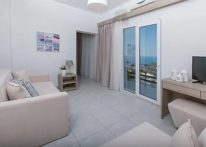 12 Olympian Gods Отель