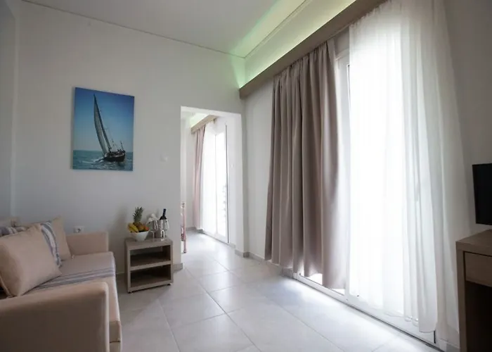 12 Olympian Gods Отель