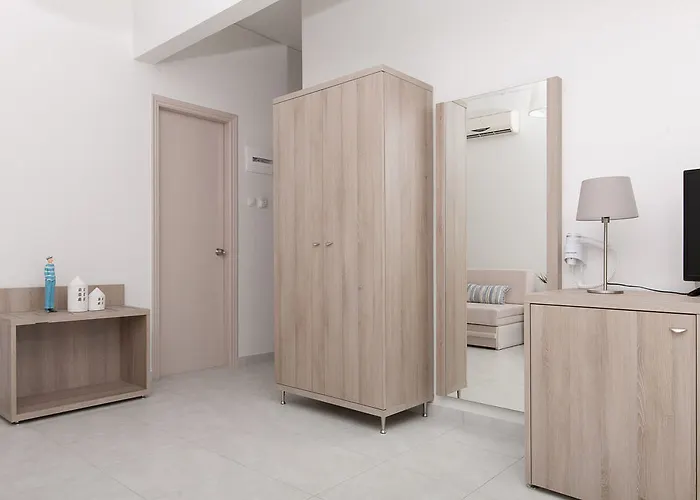 12 Olympian Gods Отель 3*