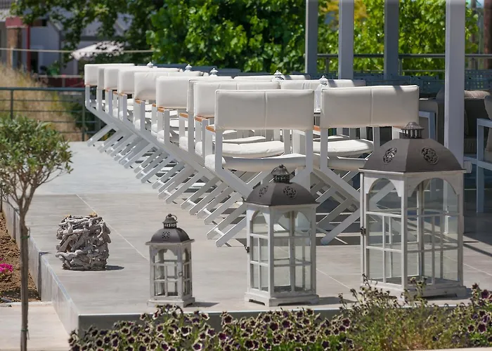 12 Olympian Gods Отель