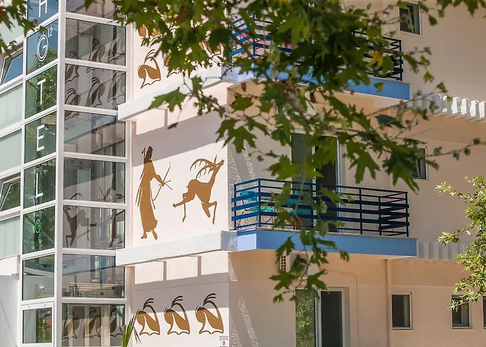 Отель 12 Olympian Gods 3*