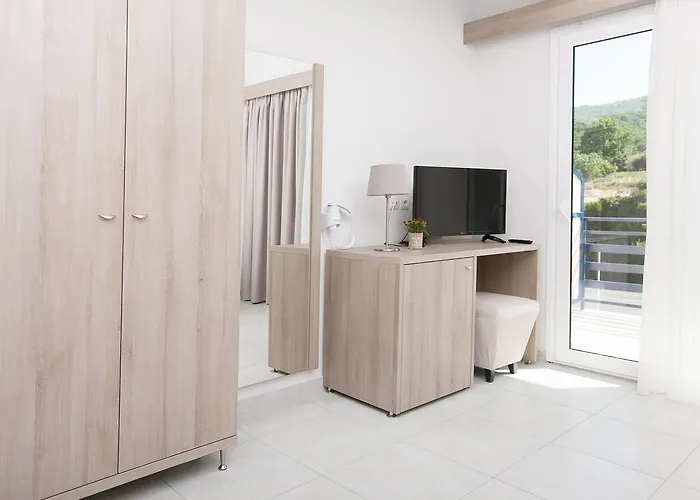 12 Olympian Gods Отель 3*