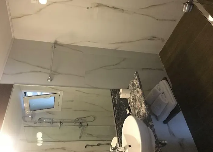 Отель 12 Olympian Gods Платамонас